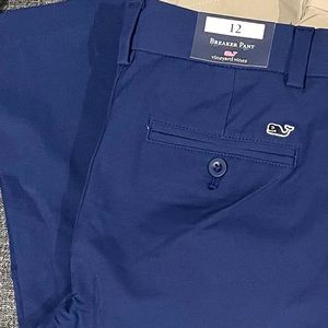 Vineyard Vines performance breaker pants. Navy